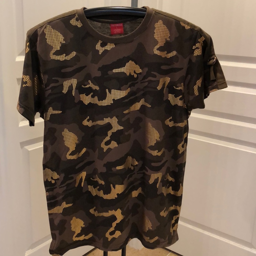 Victorious LA Olive Camo T-Shirt/New